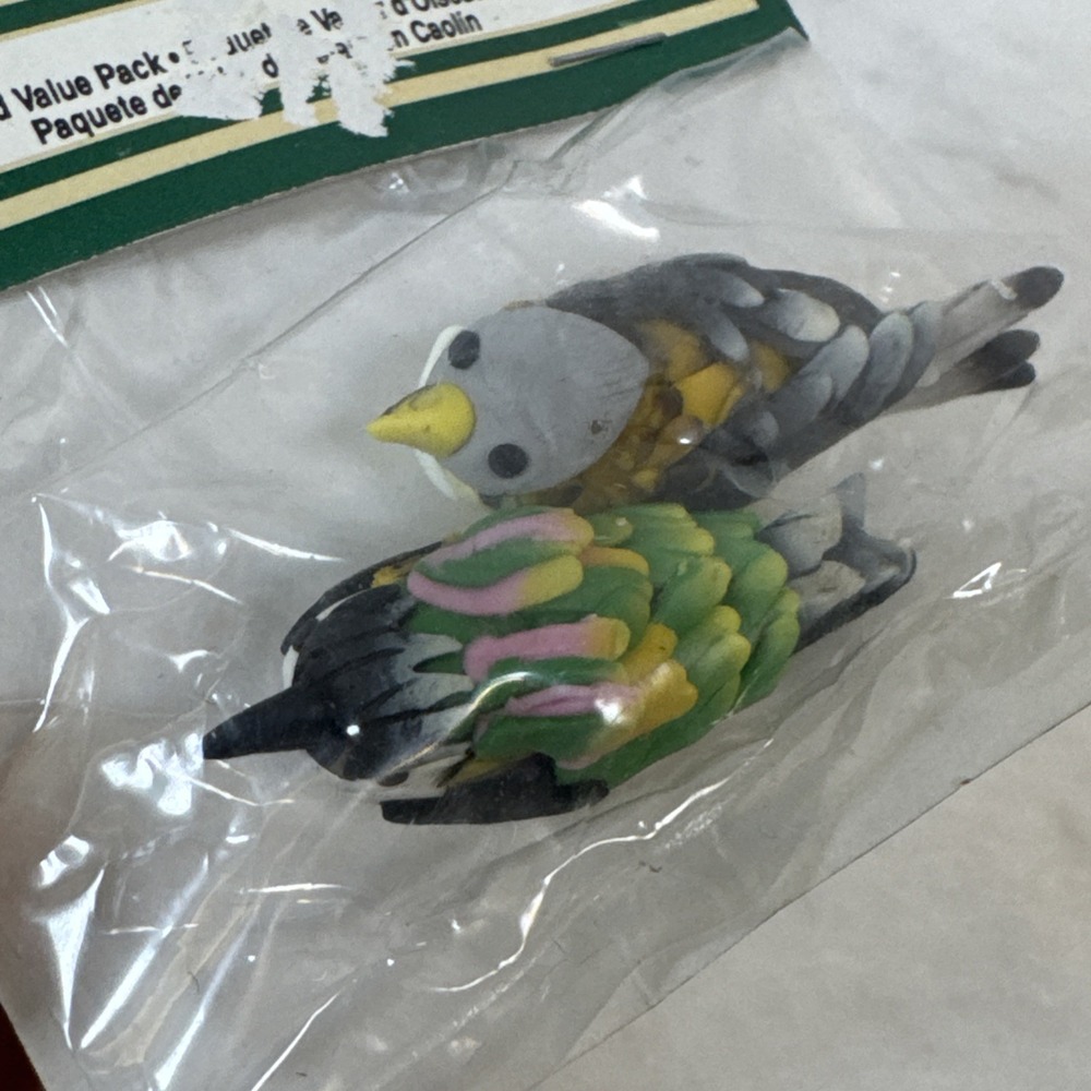 Tradicións Package of 2 Miniature 3/4" Kaolin Meadowlark Birds